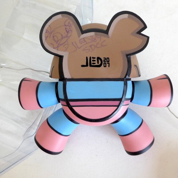 NEW 2007 6” SIGNED LE 500 KIDROBOT SUPER TEETER DESIGNER ART URBAN VINYL FIGURE - Picture 6 of 12